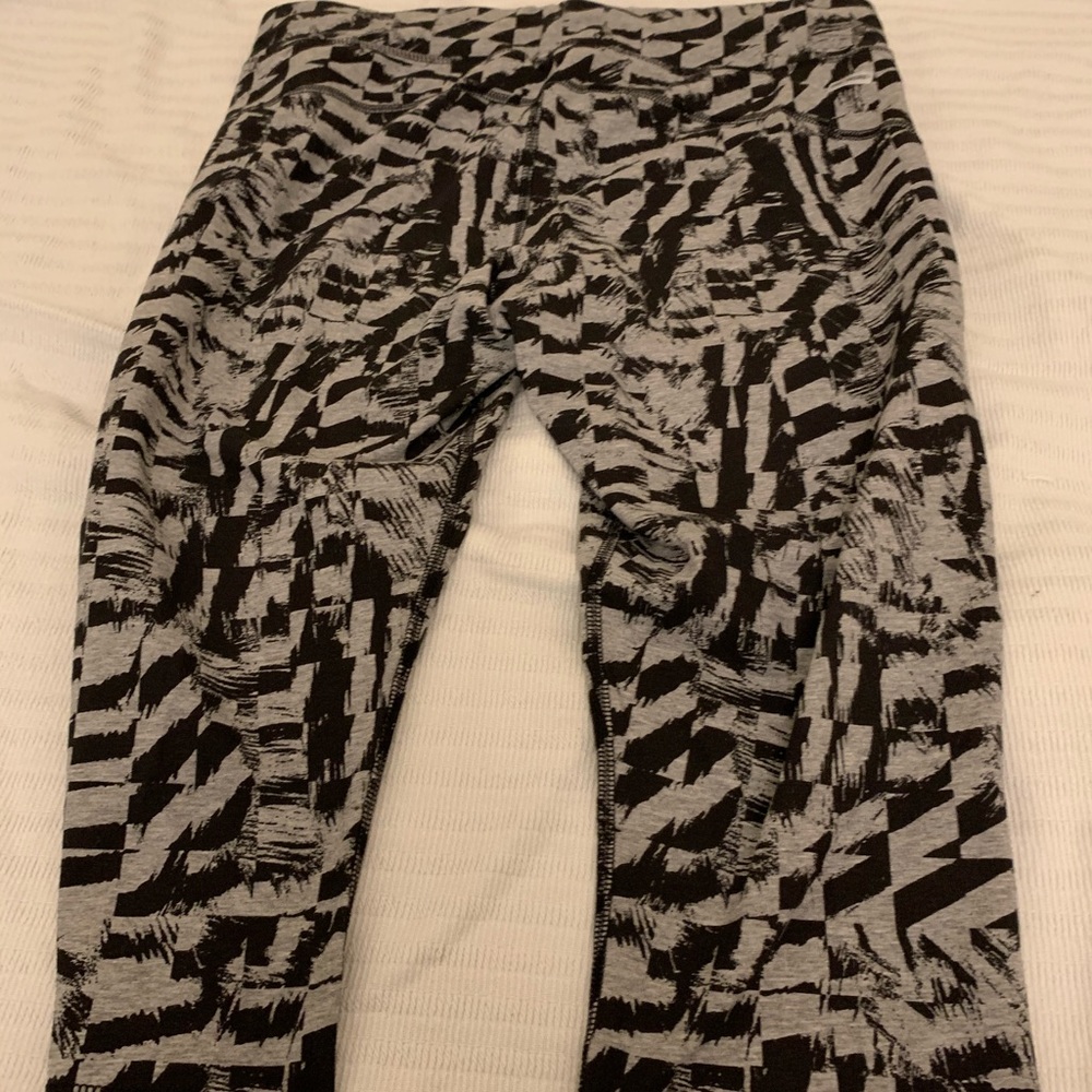 medium grey cropped leggings
